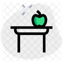 Apfel auf dem Tisch  Symbol